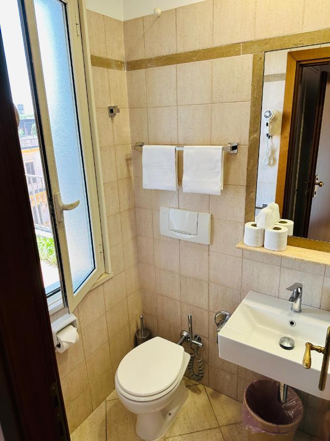 Triple Room,1395138614:JPEG