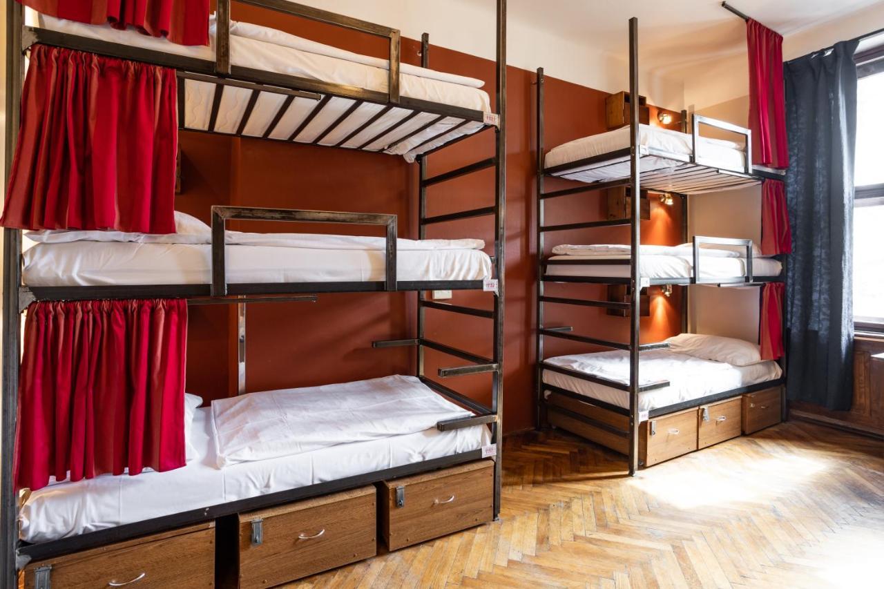 Bunk Bed 12-Bed Mixed Dormitory,1398156431:JPEG