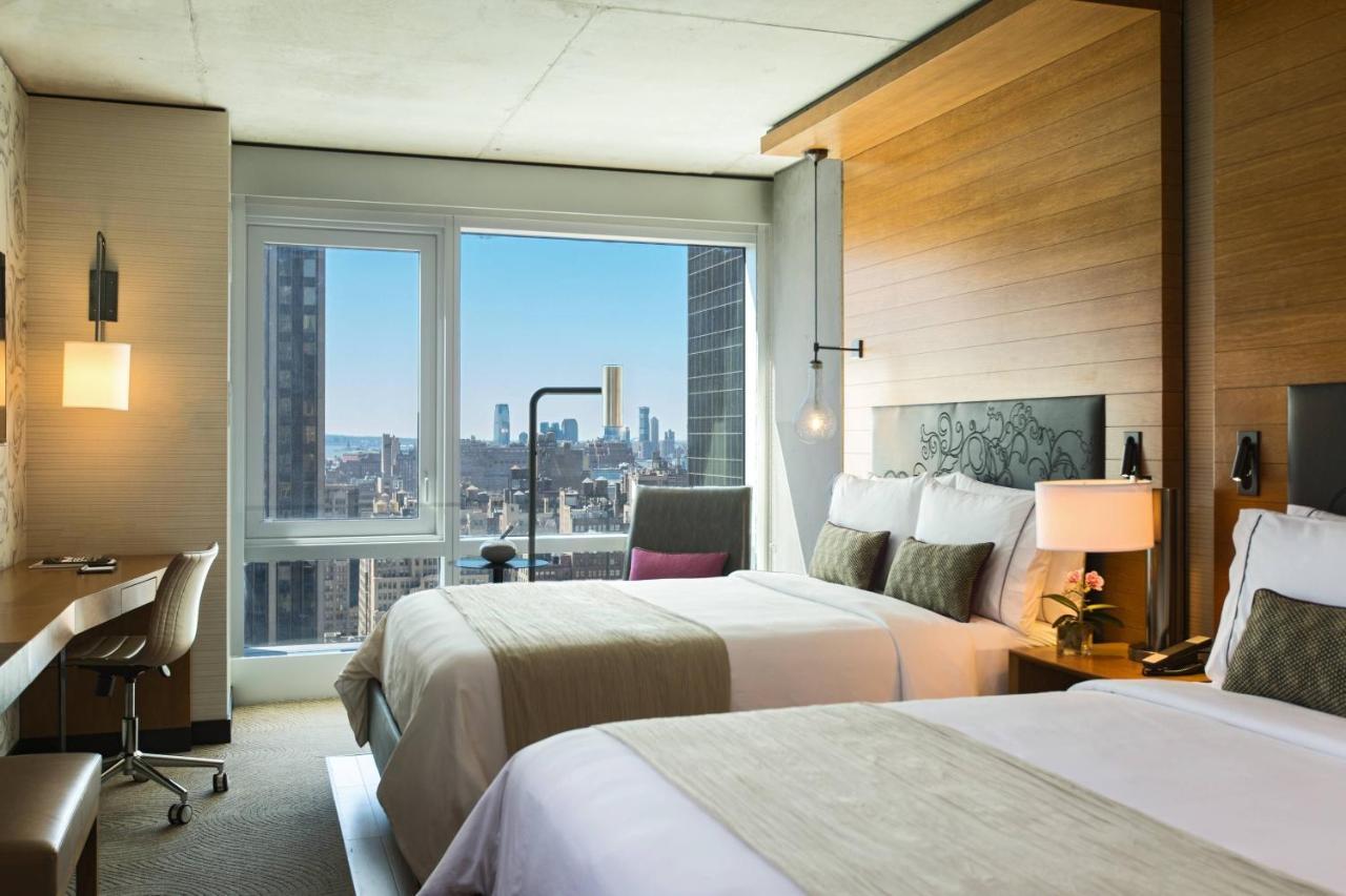 Queen Room Skyline View,1398198557:JPEG