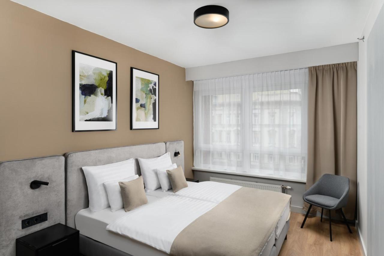 Two-Bedroom Apartment,1402783169:JPEG