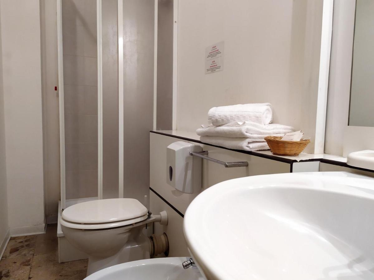 Single Room,1399415369:JPEG