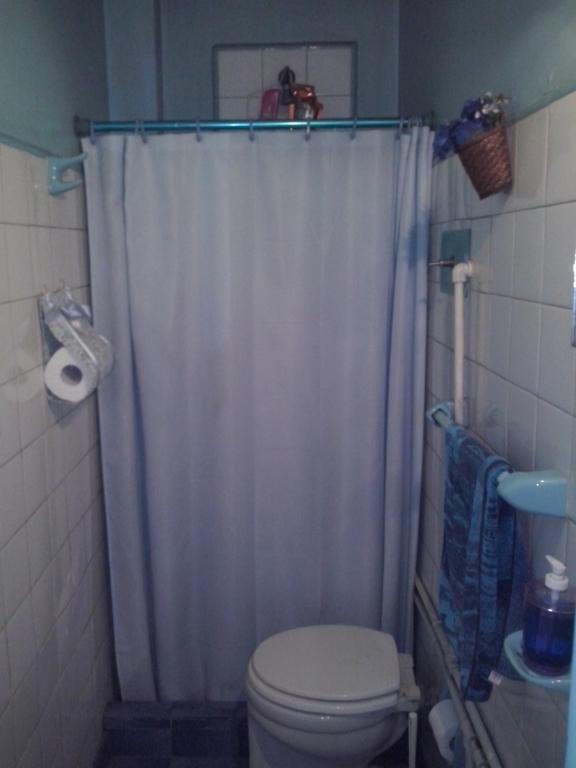Single Room,411780801:JPEG