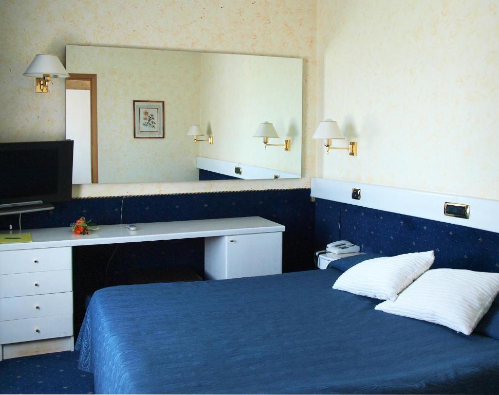 Superior Double Room,1642323703:JPEG