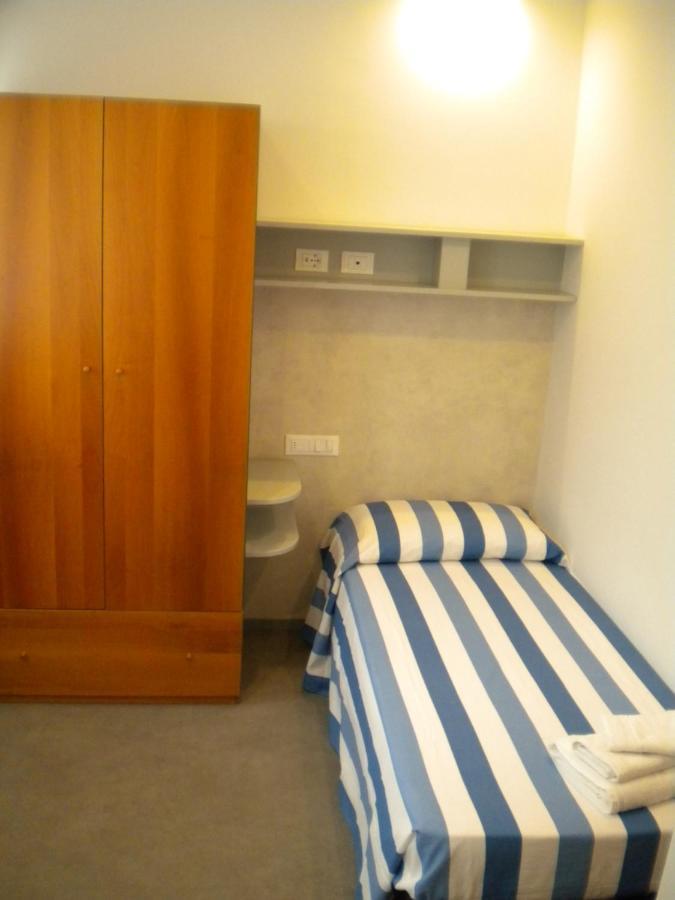 Single Room,399096927:JPEG