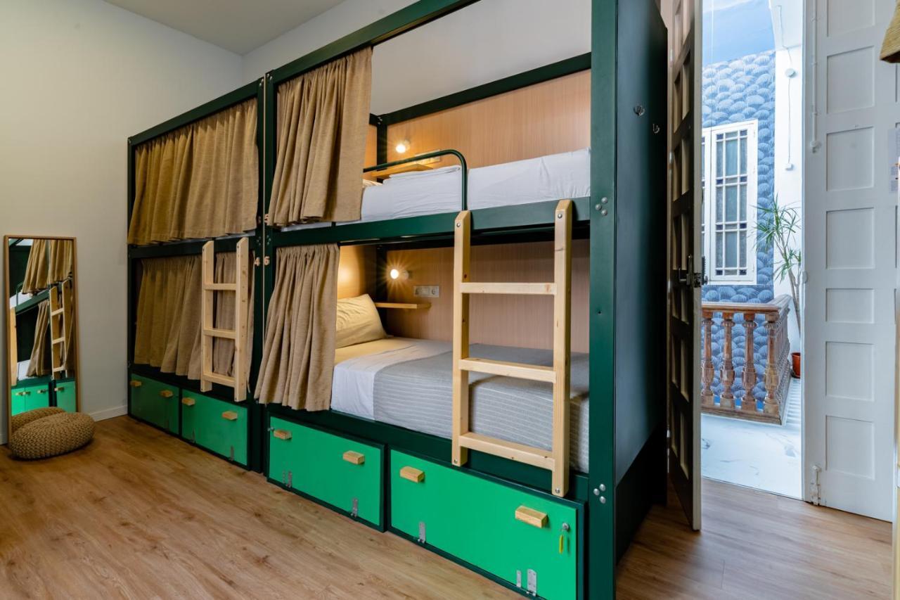 Bed 8-Bed Mixed Dormitory Room Balcony,738230302:JPEG