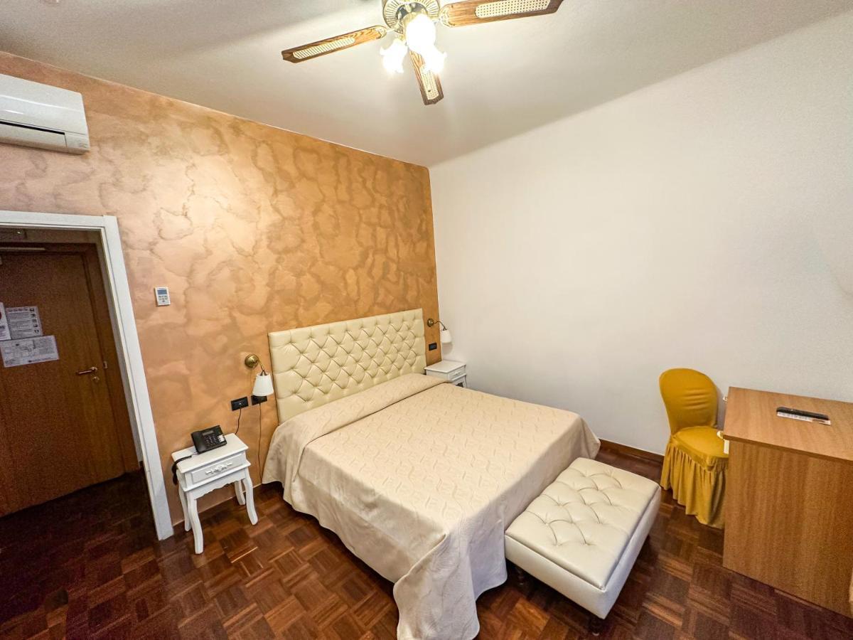 Classic Triple Room,1404452684:JPEG
