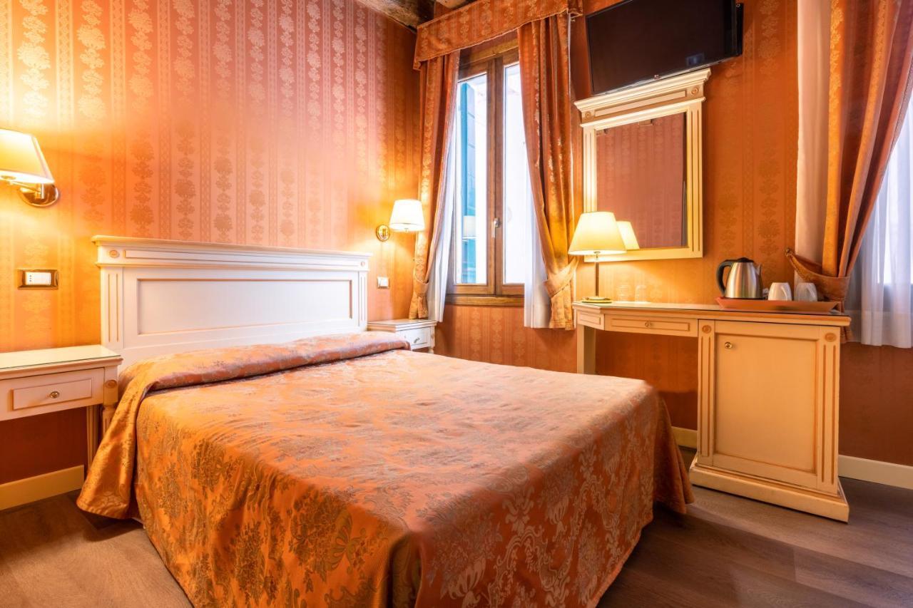 Basic Double Room,1363871216:JPEG
