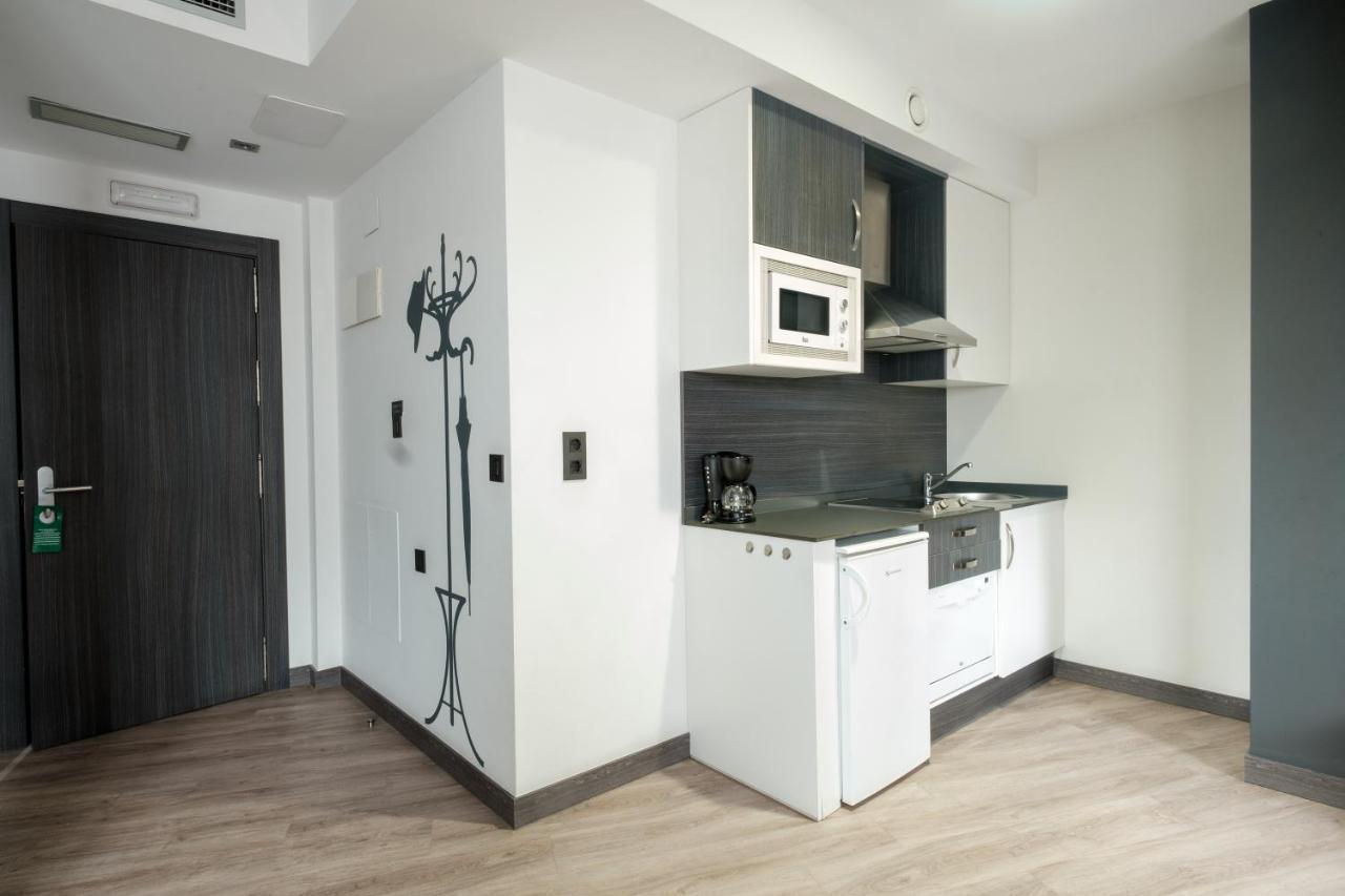 Deluxe Studio