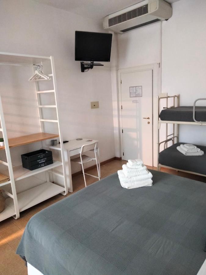 Economy Quadruple Room,1412814944:JPEG