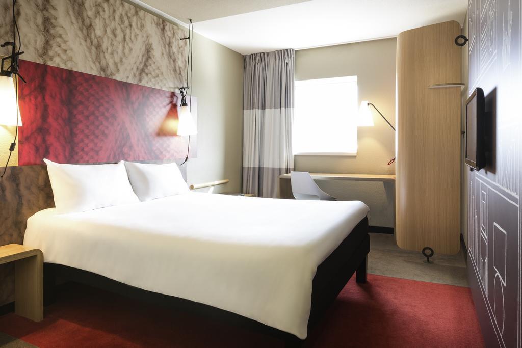 Standard One Double Bed,686184393:JPEG