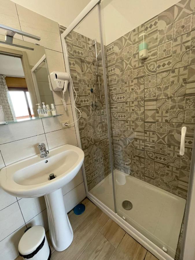 Triple Room Private Bathroom,1407630806:JPEG