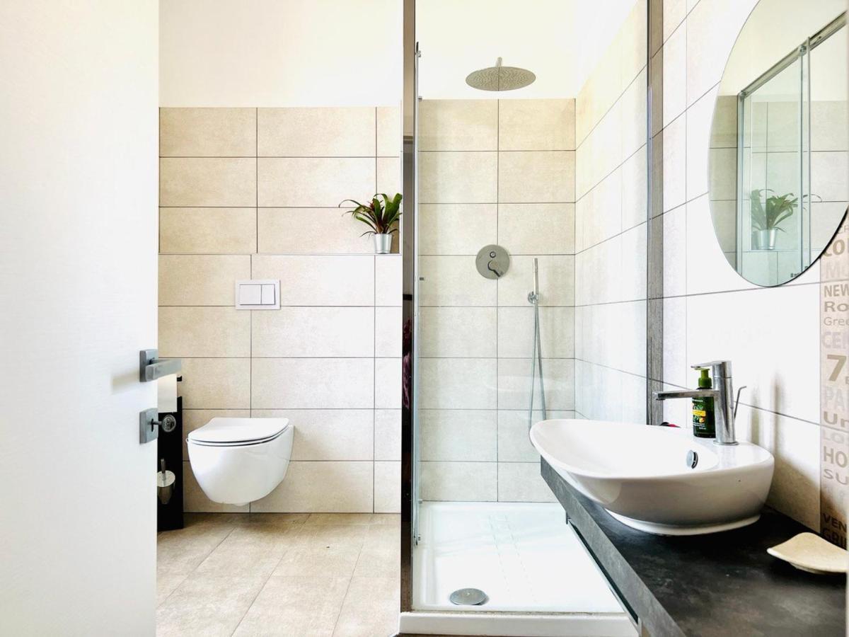 Triple Room Private Bathroom,1409159039:JPEG