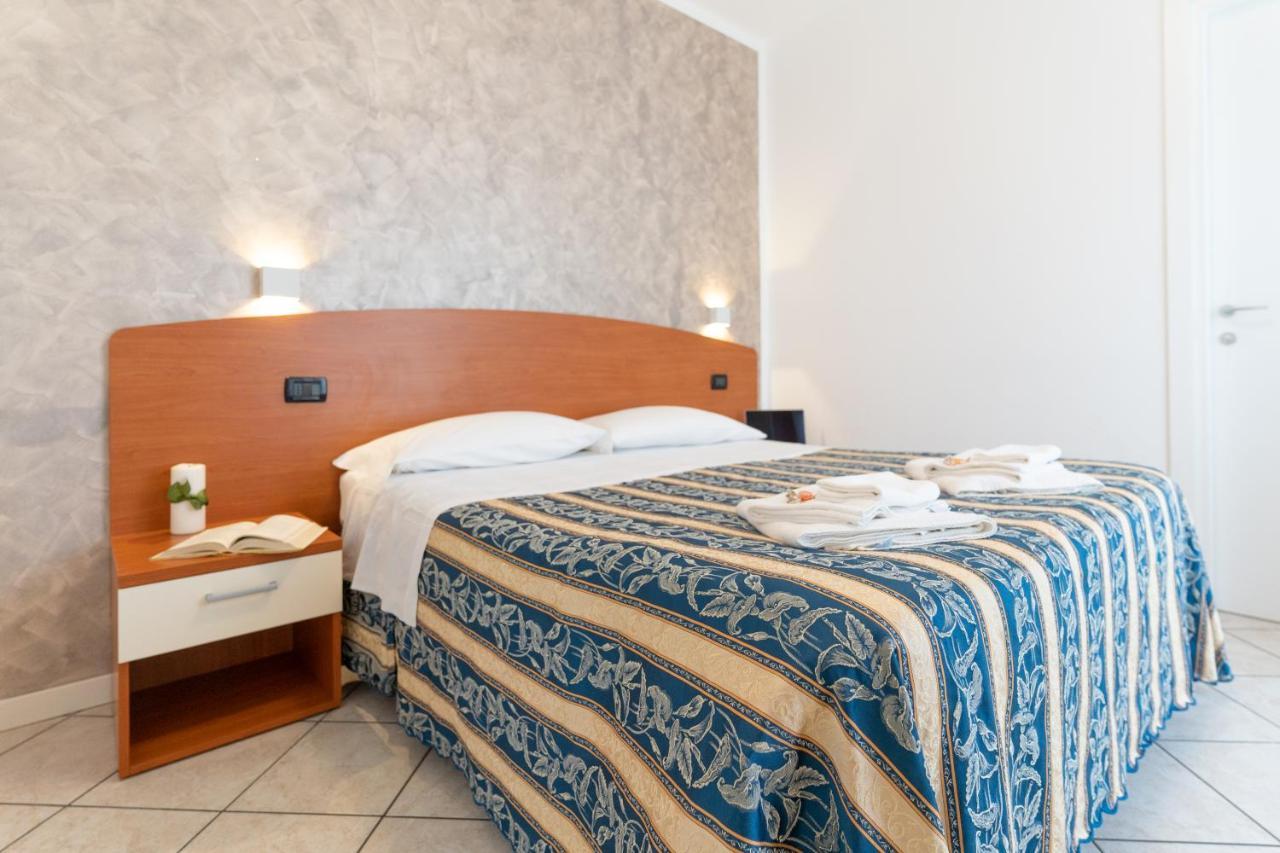 One-Bedroom Apartment with Balcony (4 adults)