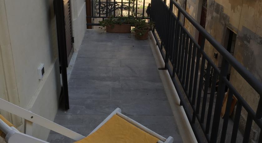 Camera Matrimoniale con Balcone (3 Adulti)