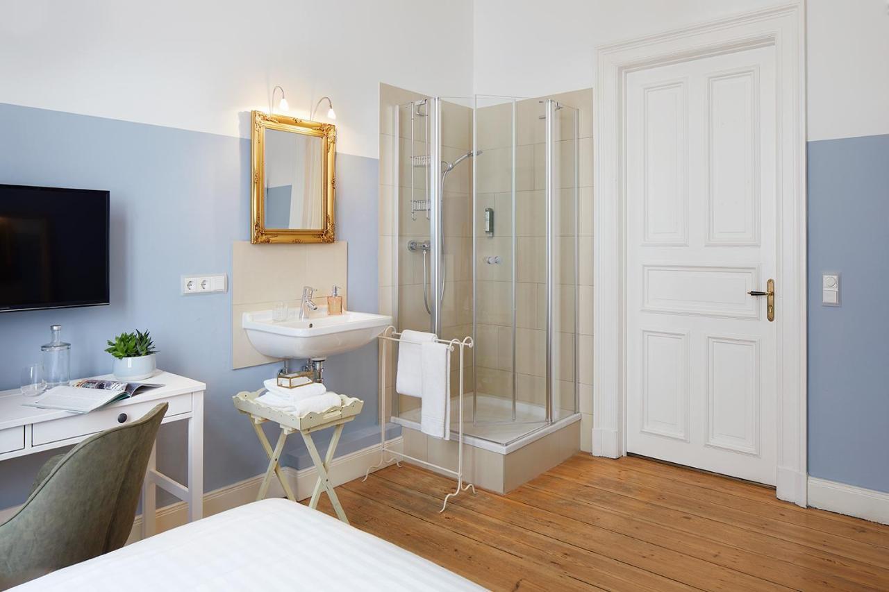 Standard Double Room,1411407653:JPEG
