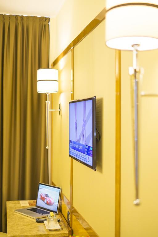 Deluxe Room,141148059:JPEG