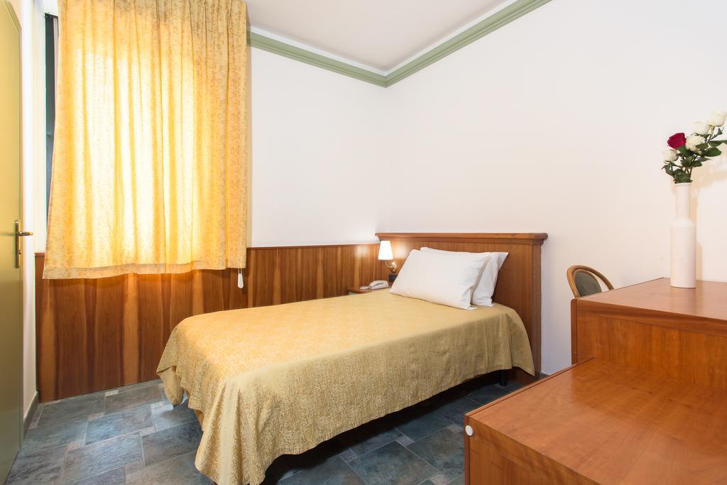 Single Room,141462693:JPEG