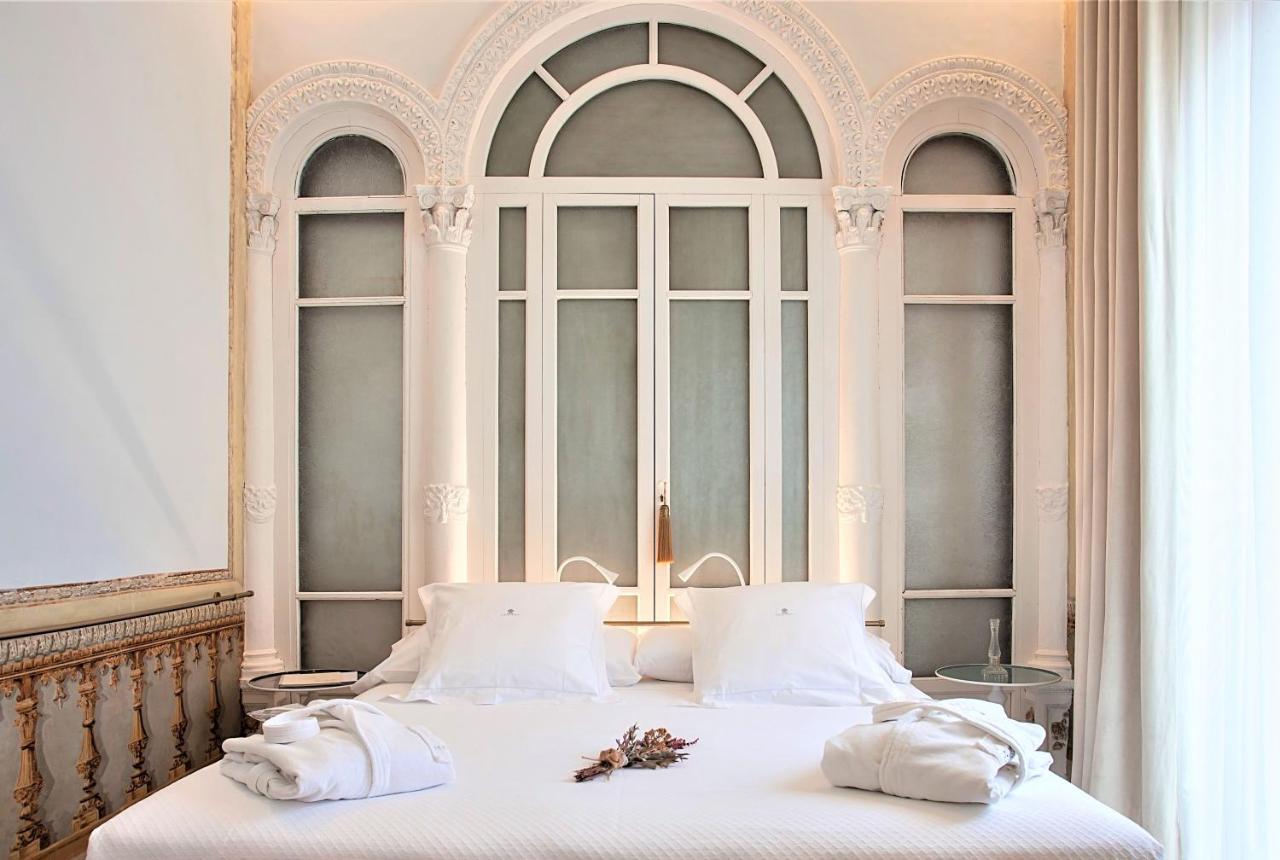 Deluxe Double Room Bath,1414156091:JPEG