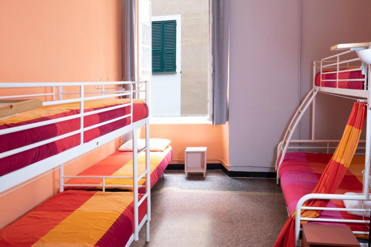 Mixed Dormitory Room,1414924758:JPEG