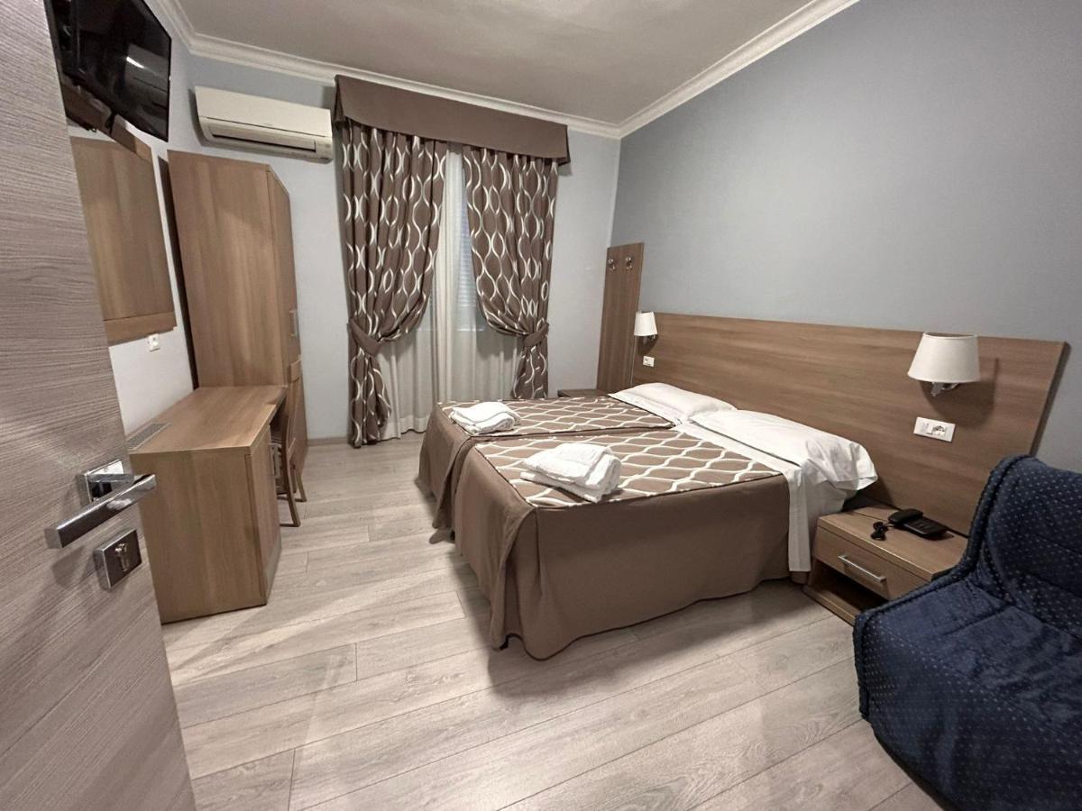 Budget Triple Room,1415021412:JPEG