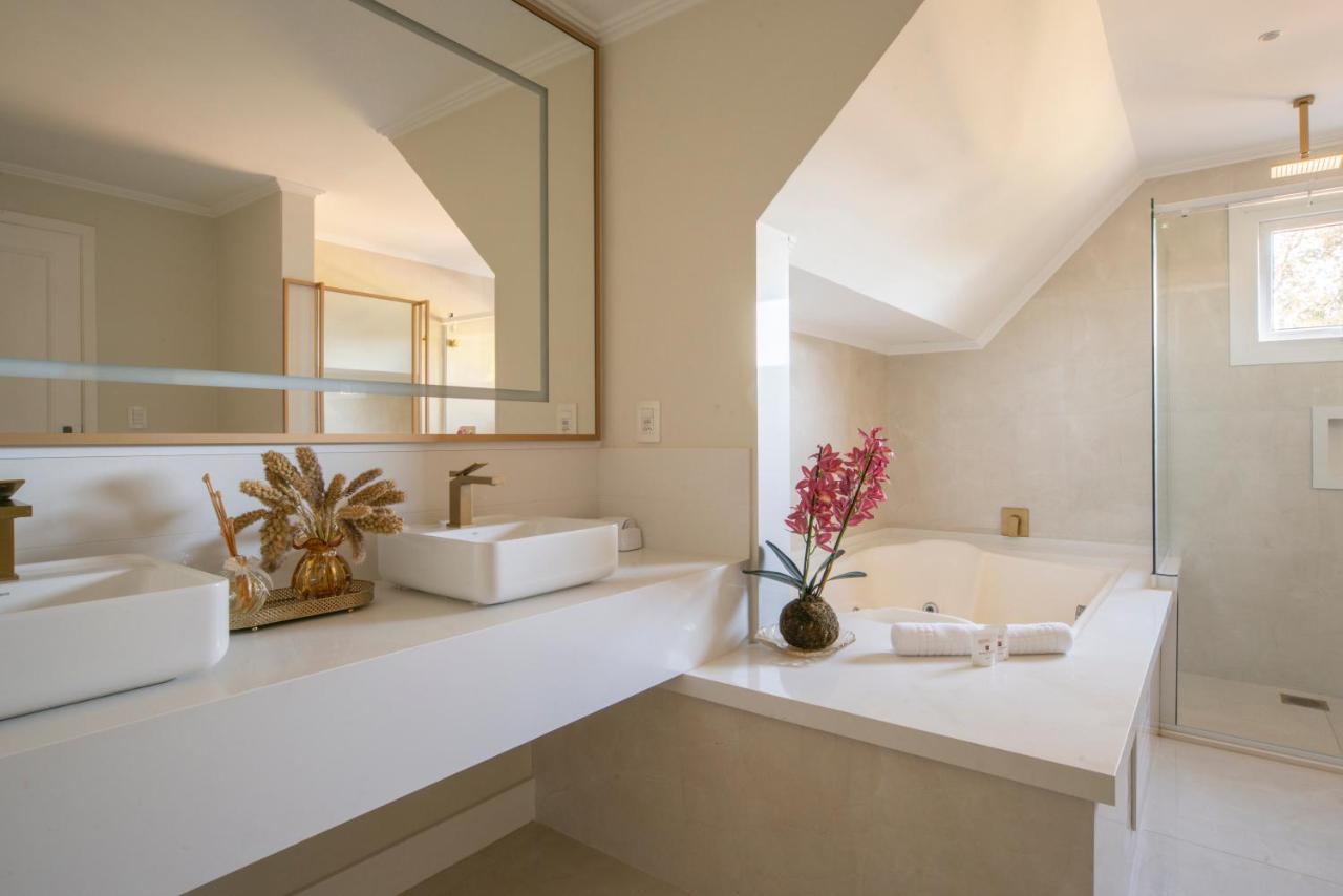 Master Suite Spa Bath