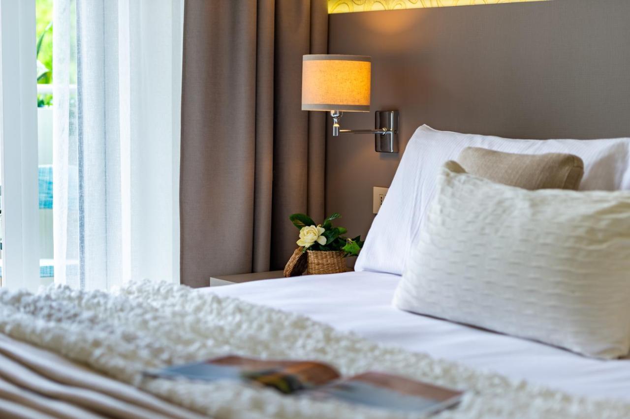 Double or Twin Room Garden View