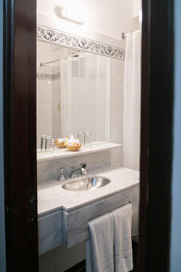Standard Double or Twin Room,1417393404:JPEG
