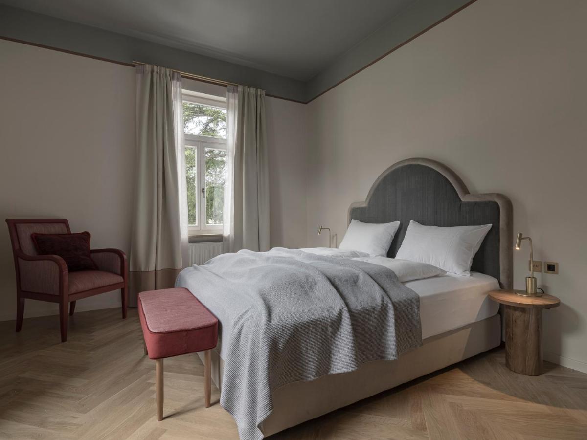 Deluxe King Suite,1419415977:JPEG