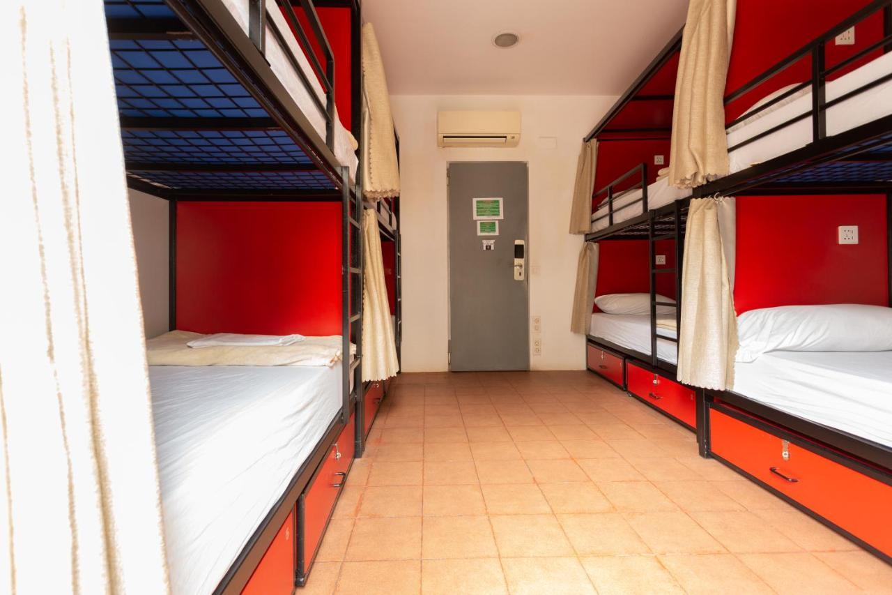 Bed 8-Bed Mixed Dormitory Room