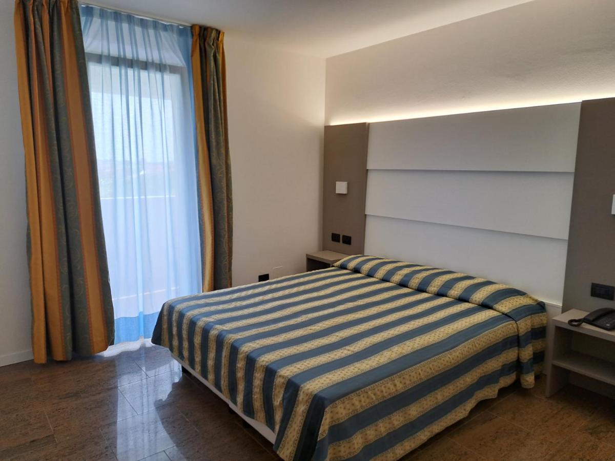 Double or Twin Room,1421646024:JPEG