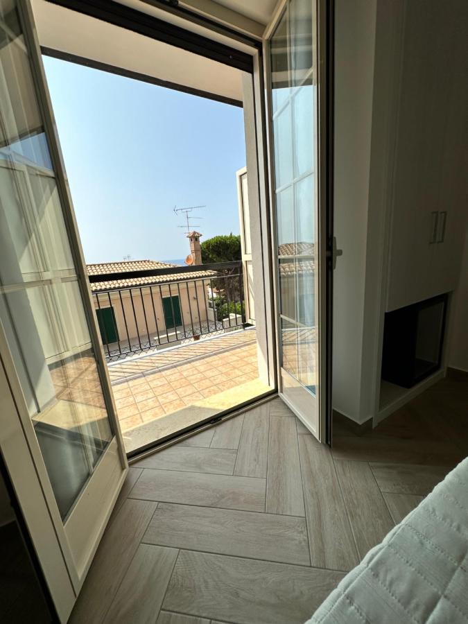 Double Room Balcony,1425167559:JPEG