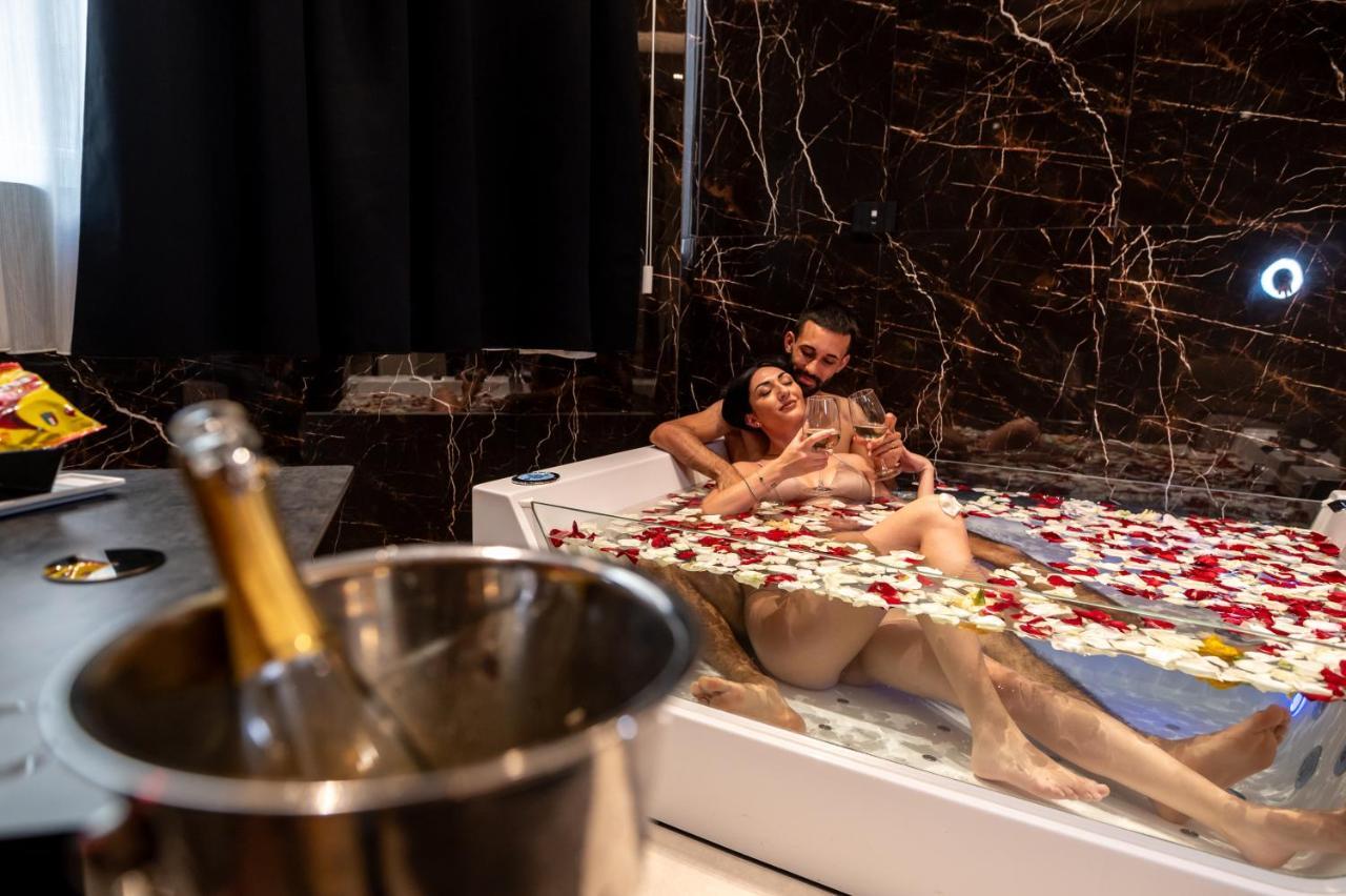 Double Room with Spa Bath,1425576211:JPEG