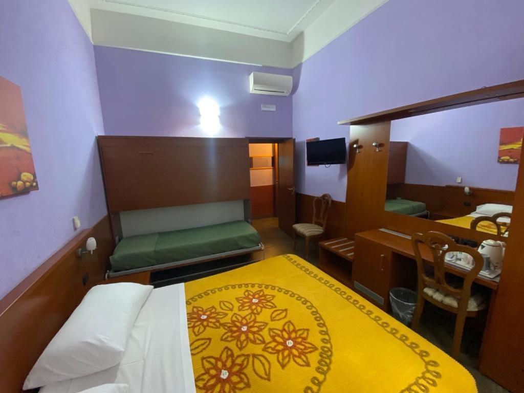 Classic Triple Room,1426402350:JPEG