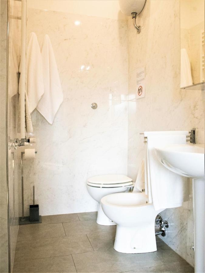 Single Room Private Bathroom,1428184594:JPEG