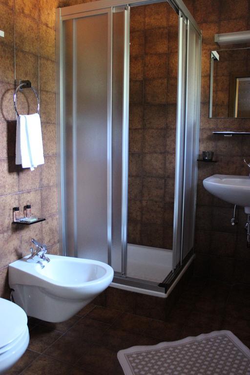 Standard Double Room,142986957:JPEG