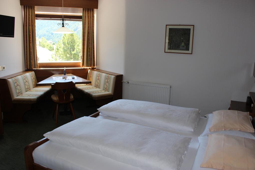 Standard Double Room,142987647:JPEG