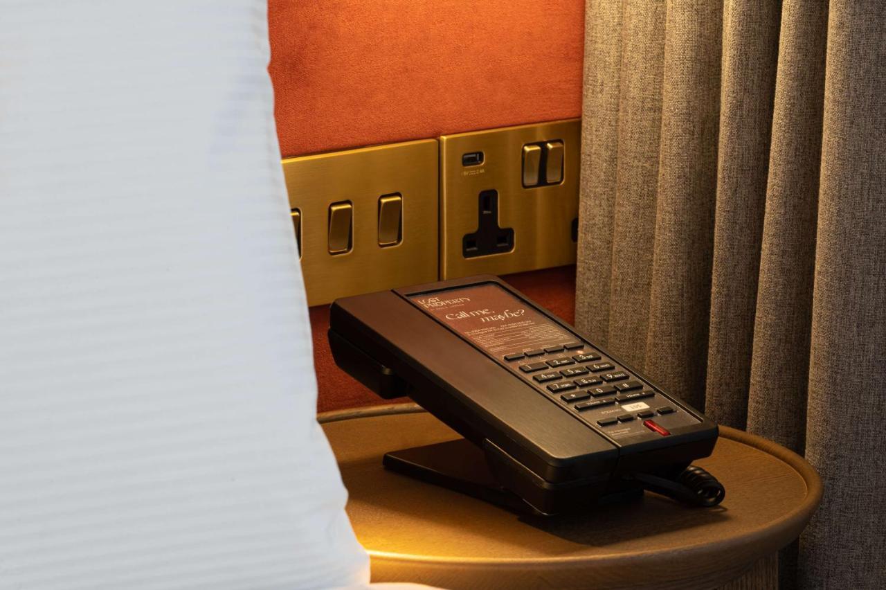 King Guest Room,1557052723:JPEG