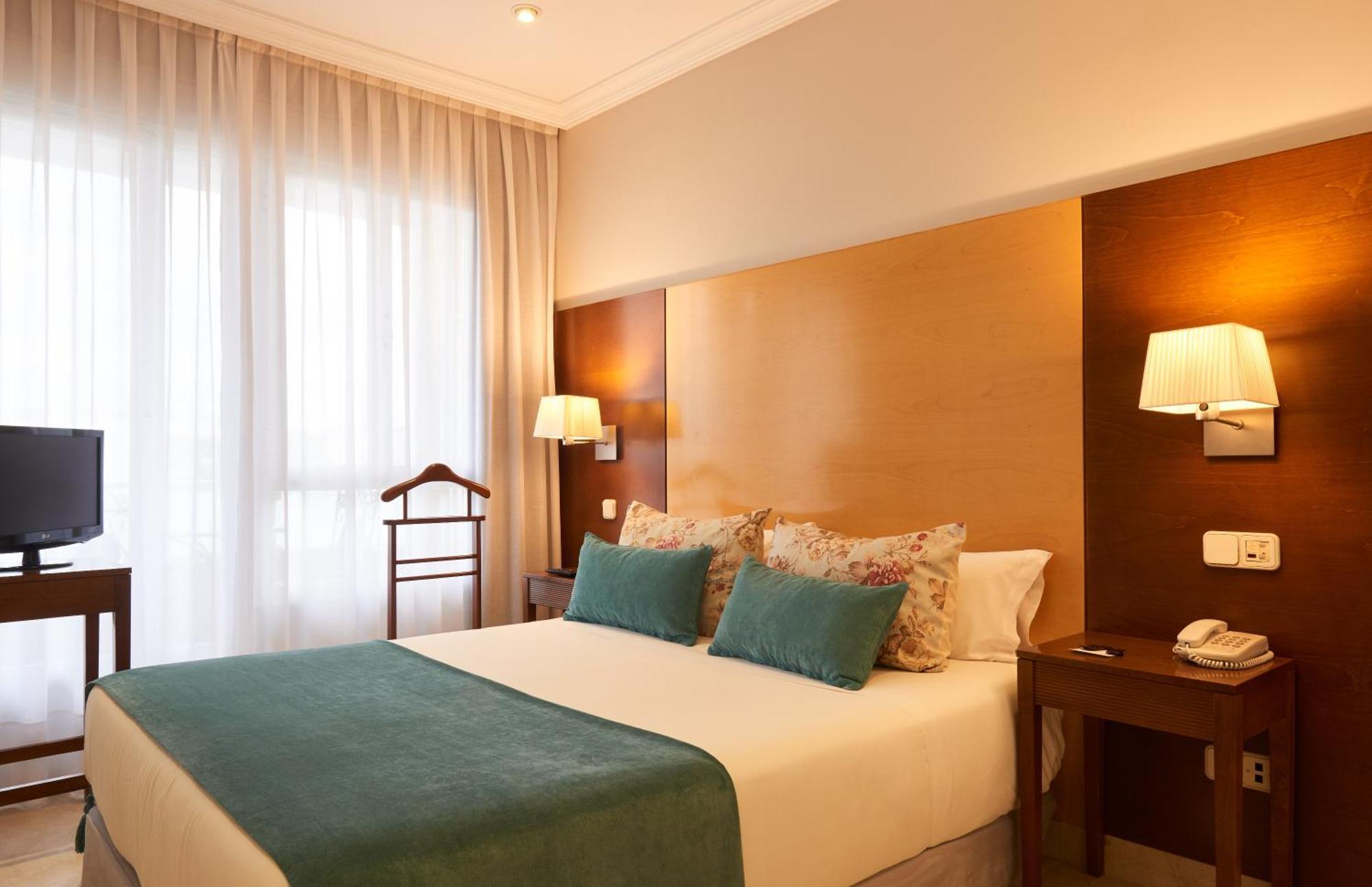 Standard Double Room,693084180:JPEG