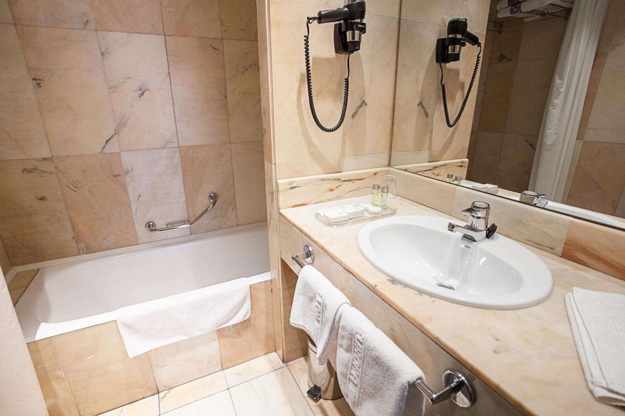 Double or Twin Room Balcony,1542631099:JPEG