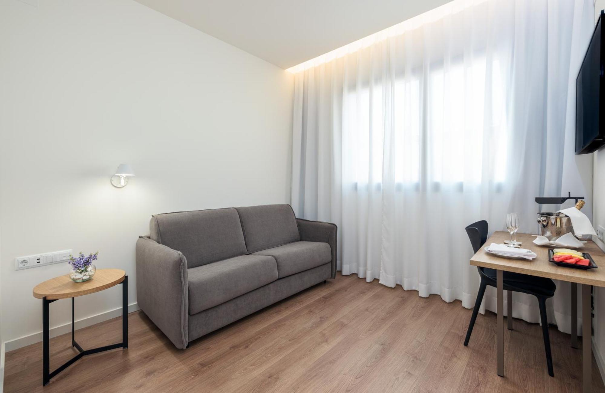 Junior Suite,1431761851:JPEG