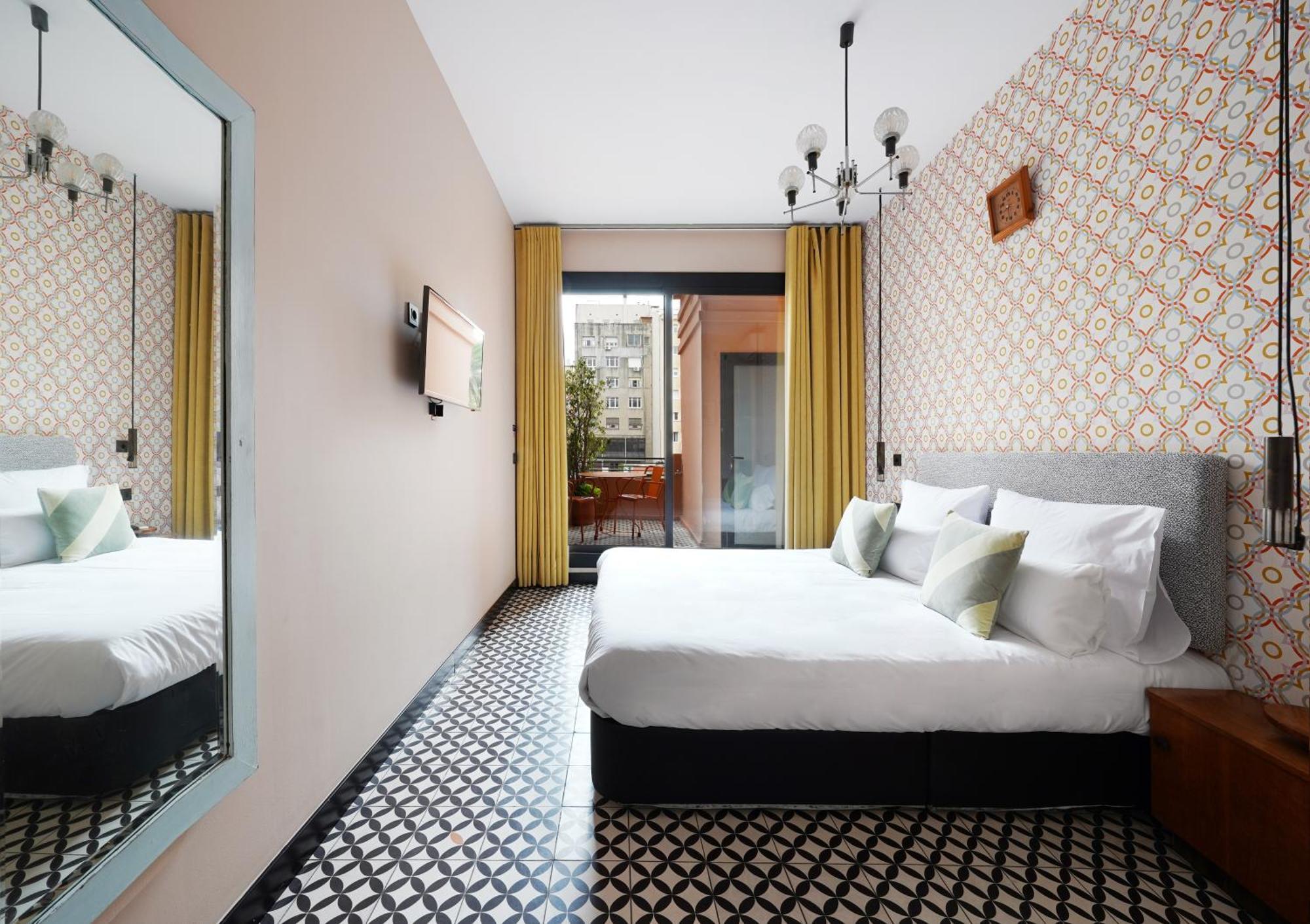 Medium Room Terrace