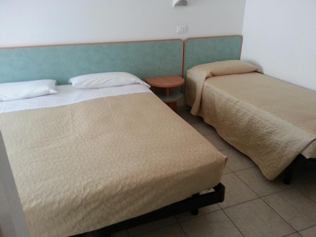 Double or Twin Room Private Bathroom,143263038:JPEG