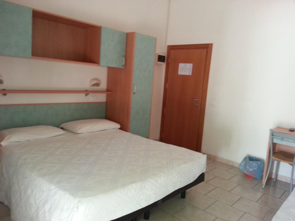 Single Room Bathroom,143263059:JPEG