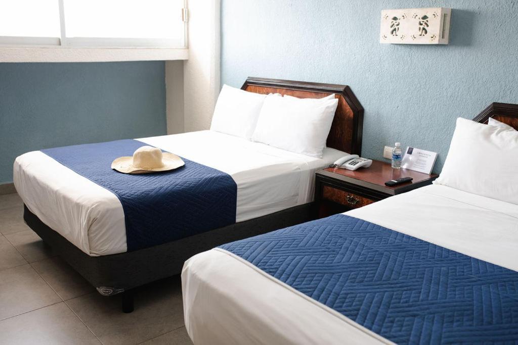 Standard Twin Room,1432406299:JPEG