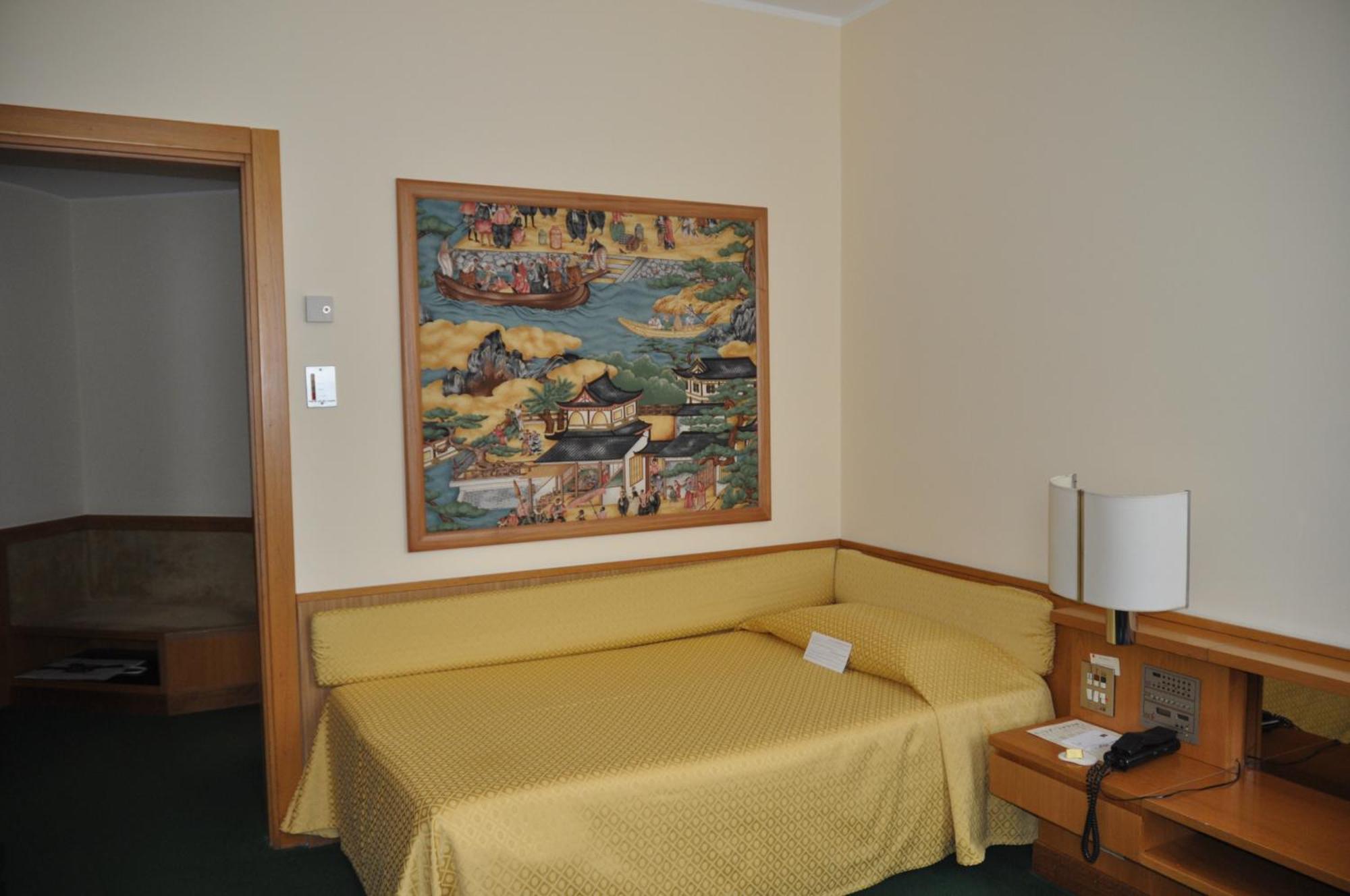 Single Room,66630487:JPEG