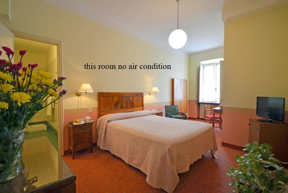 Basic Double or Twin Room,423672390:JPEG