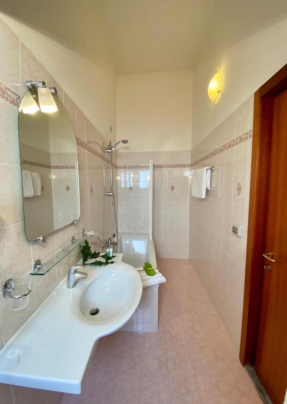 Triple Room,1369920992:JPEG