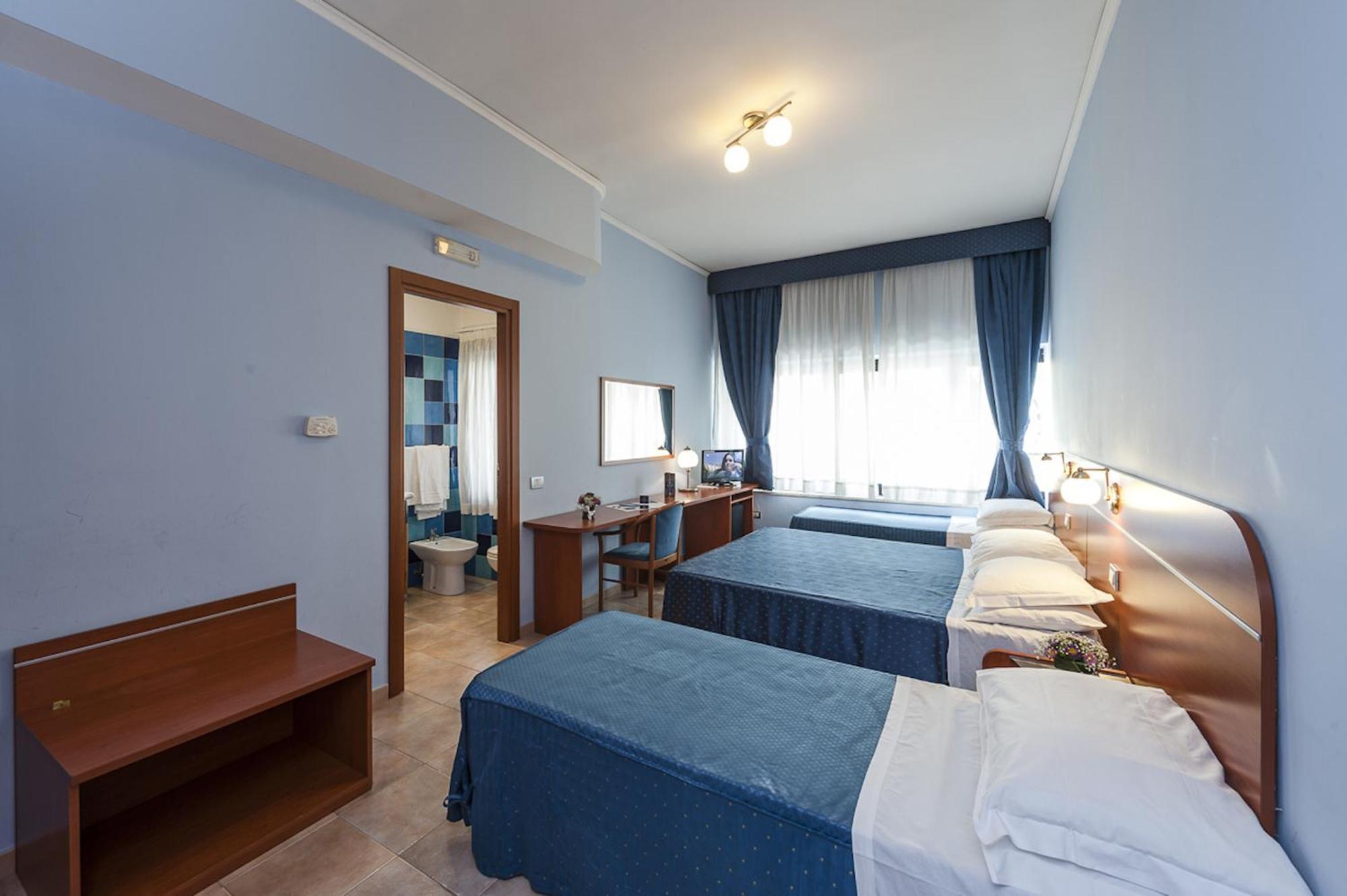 Quadruple Room,110166060:JPEG