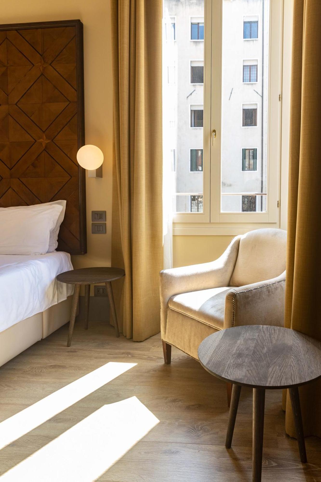Double Room,1264309447:JPEG