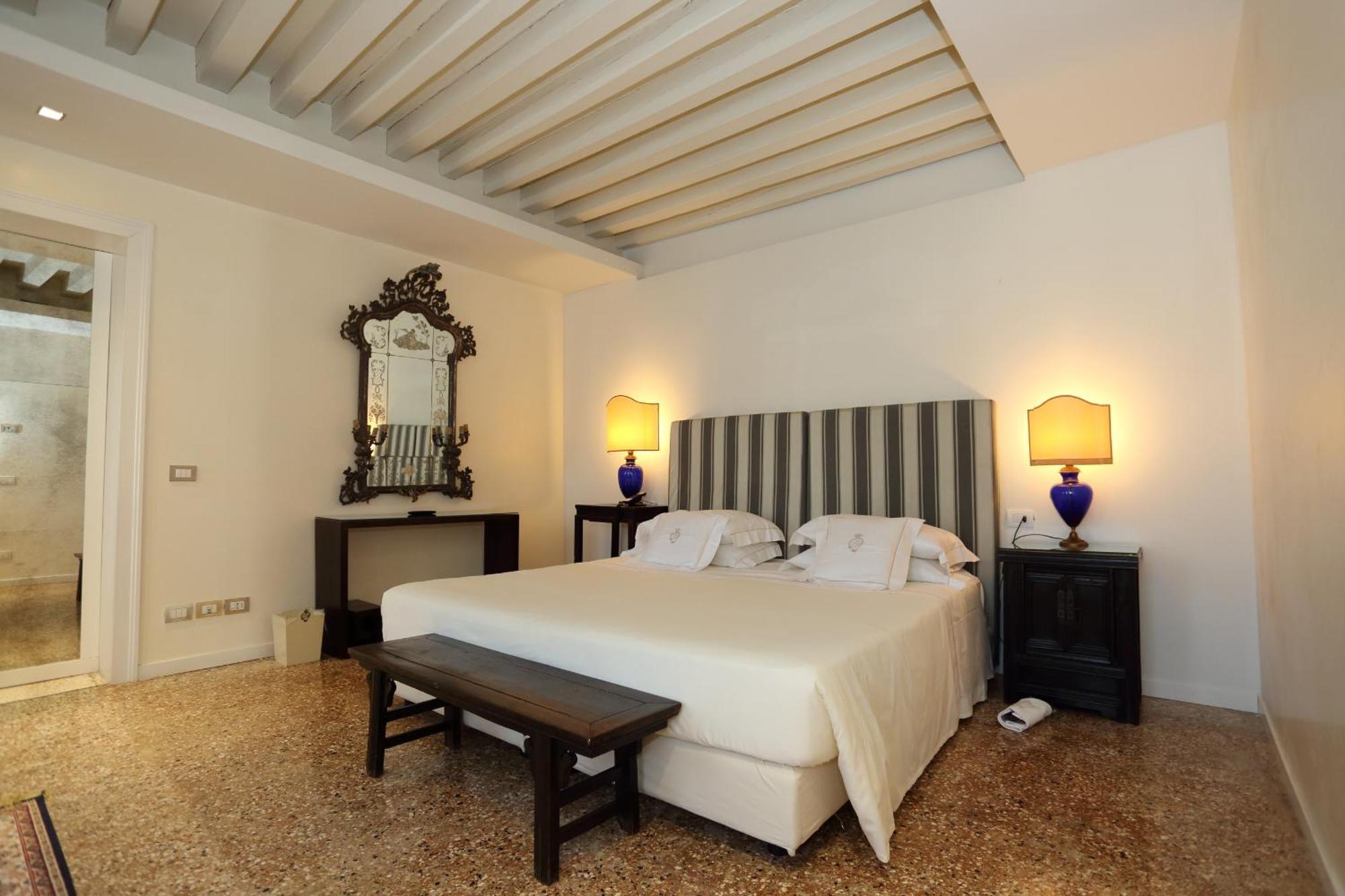 Junior Suite Grand Canal View Balcony,1139227663:JPEG